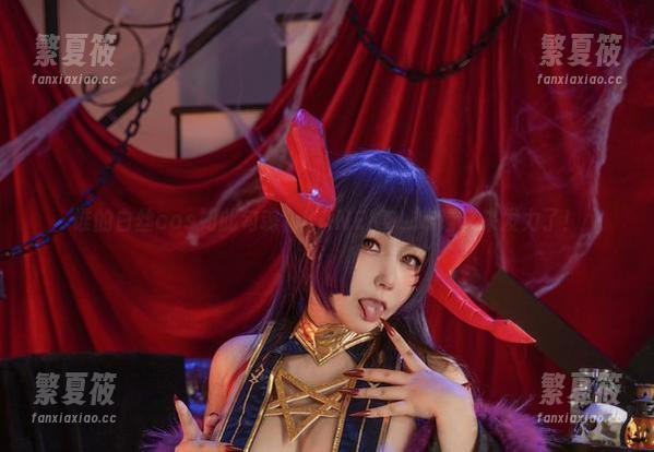 谁的白丝cos如此勾魂，KANEKO_咔喵又来发力了！