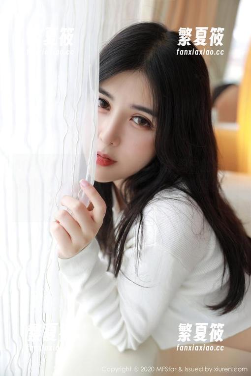 MFStar模范学院 - SiByl李思宁的写真有种让人想多看两眼的魔力，得，壁纸要备份一份。