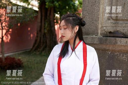 MiiTao蜜桃社 - 林柔柔的JK合集，你与她中间隔着那张图片，感觉在跳动。
