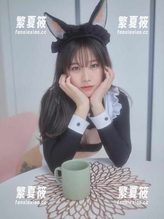Sira(시라)的白衬衫最新图册，准备好被衬衫逼疯了吗？哦，她穿得可是太有范儿！
