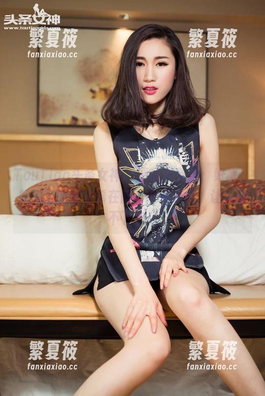 TouTiao头条女神 - 原图的俏皮：好吧，旗袍里的莫晓希在脑海中转啊转，让人停不下来。