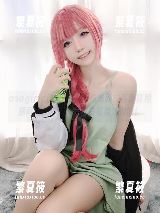 asagiriai(爱ちゃん)与最新的高跟鞋相拥而舞，每一步都像是有魔法似的！