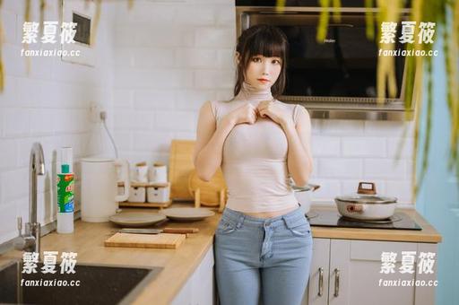 一智智的粉色比基尼，无圣光却溢出小心思，真讨喜呐
