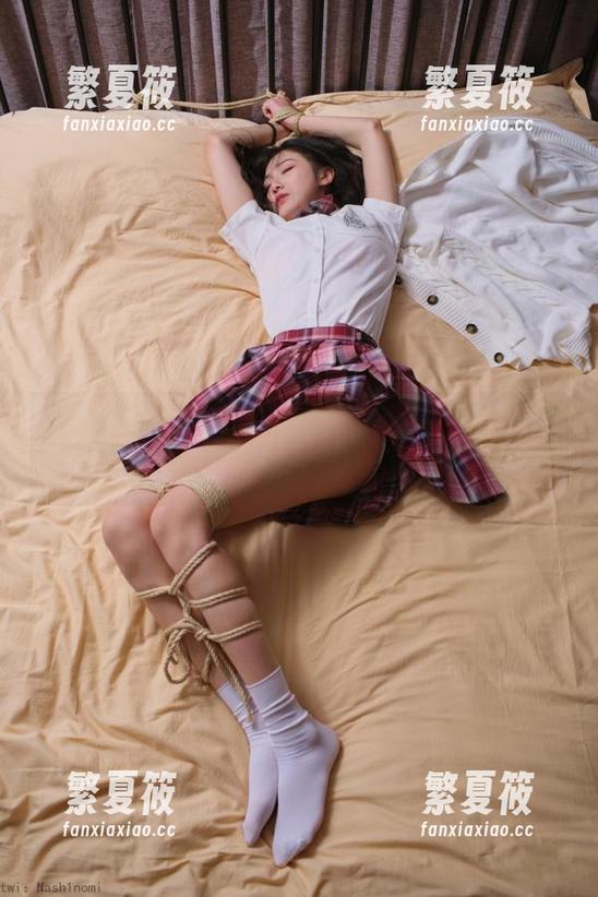 一米八的大梨子带你私拍美图：幻想女仆，别让她摸到真心！