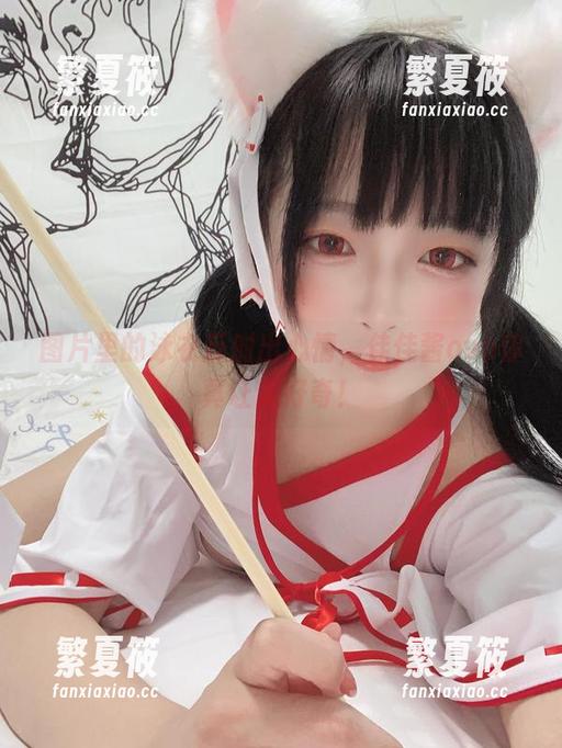 图片里的泳衣反射出心情，佳佳酱ovo你真让人好奇！