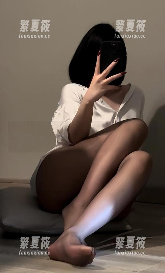 微密圈 - 保守的二舅妈在夏天的私拍里，不在哪儿都是好戏