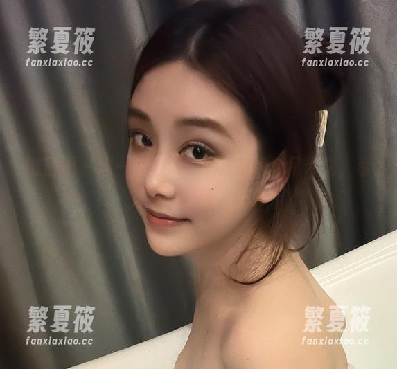 微密圈 - 这一组图册，奶雯的银色吊带裙，看得我小心脏直跳。