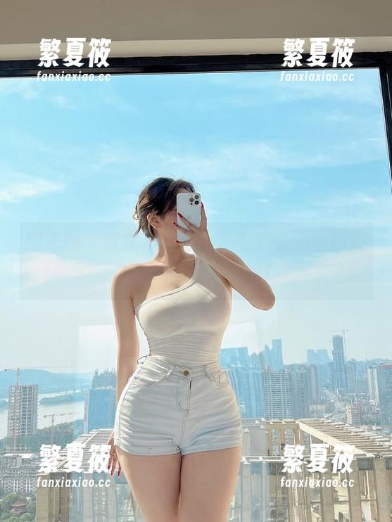 微密圈 - 修女在舞台上，安妮yoo偷偷放飞自我，快来下载！