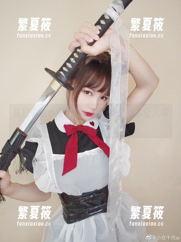 私拍中的小仓千代w，豹纹真的太让人眼前一亮了吧？