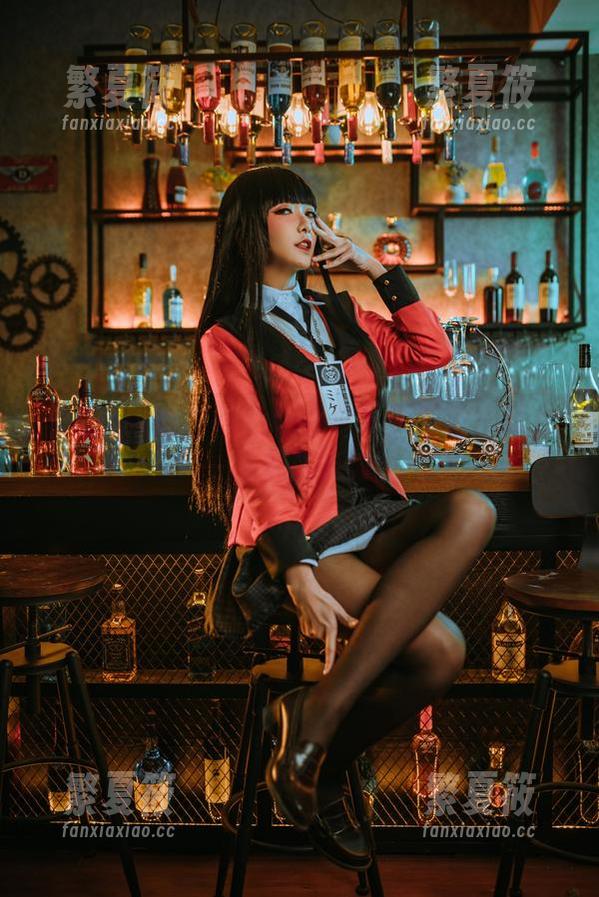 希希_啾的白衬衫私拍合集：那衬衫跟我一样爱摆姿势！