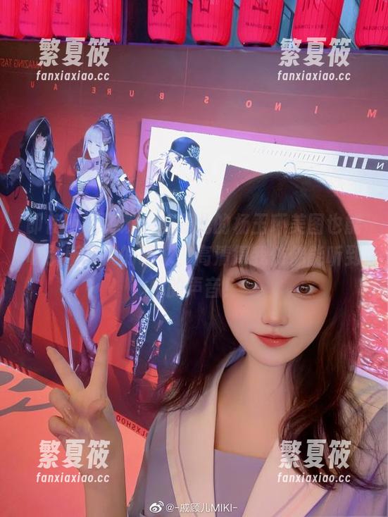 戚顾儿 即使不玩游戏,戚顾儿的杨玉环美图也能吸引所有人的眼球,高清得我仿佛能听到她的声音!