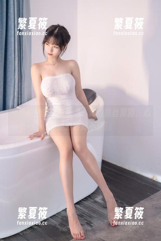 抖娘利世的私拍新招：海边黑丝原图，心中小鹿碰撞不停！