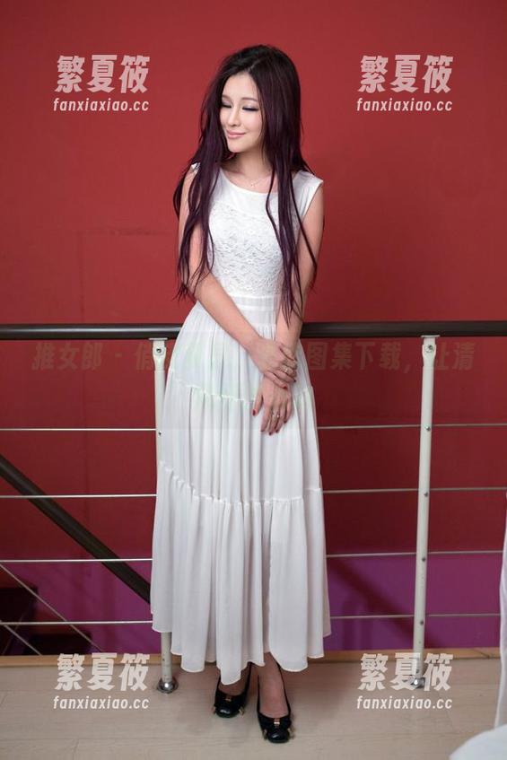 推女郎 - 俏皮夏日，连欣图集下载，让清风怦然心动