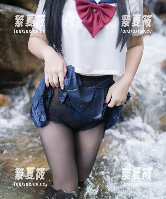 杏子夫人的体操服美图，看得我想去健身了，虽然其实只是躺着…哈哈！