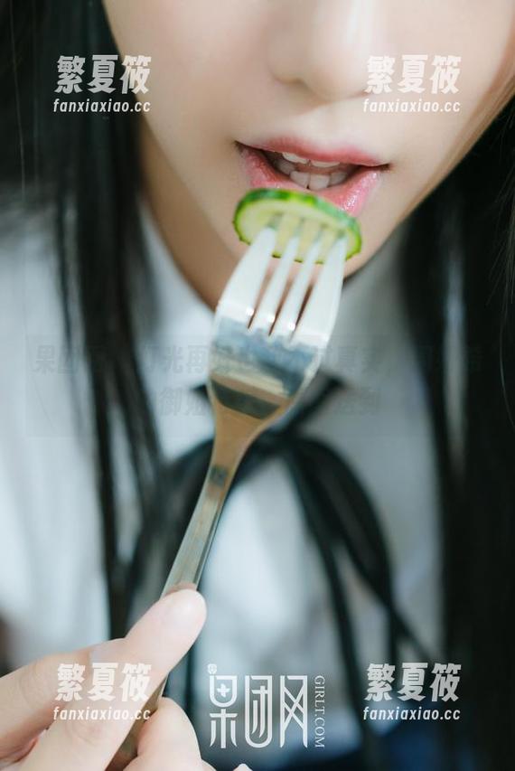 果团网-周妍希 果团网 - 灯光再好也敌不过真实,周妍希的御姐特质,原图送到