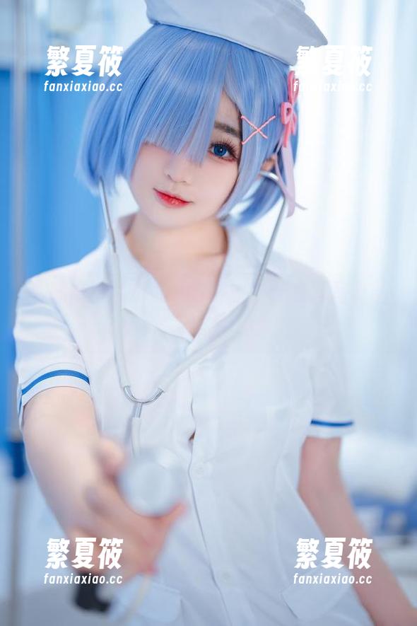 小恶魔不甘示弱，樱井宁宁的赛博写真新读法