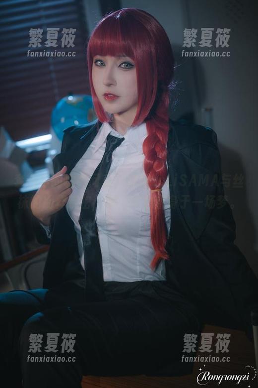 洛璃LoLiSAMA 套图里的嘘寒问暖,洛璃LoLiSAMA与丝袜的别样亲密,啊,好似置身于一场梦。