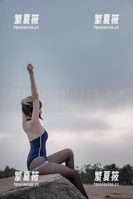 画面里蕾丝和海克斯科技小蛋糕一搭一唱，果然红尘中最甜的写真搭配！