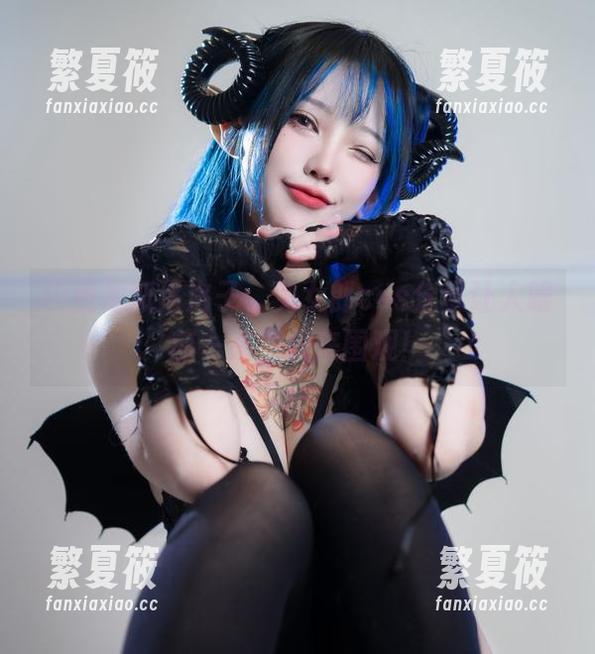 毕竟是狐洛洛子，兔女郎cos分享让人眼前一亮，快来围观！