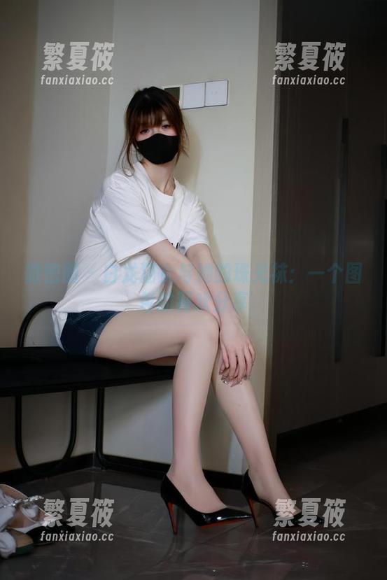 白龙猫女 微密圈 - 白龙猫女与她的珠光袜:一个图包的狂欢分享