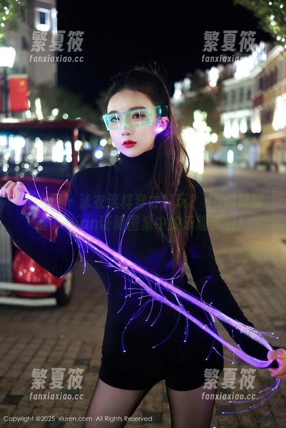 秀人网 - 泳衣这样穿才好玩？K8傲娇萌萌Vivian证明图集中的乐趣无穷！