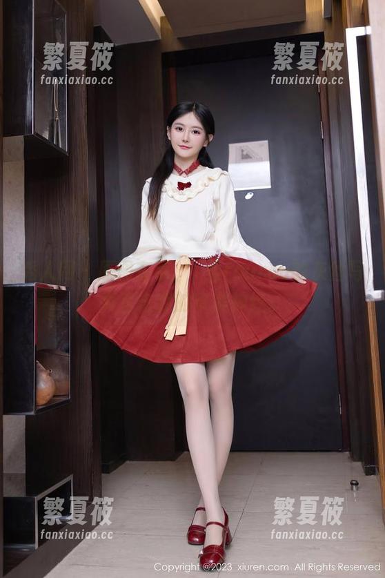 秀人网-媃柔rourou 秀人网 - 原图在手,媃柔rourou的灰丝写真直击我的审美神经。