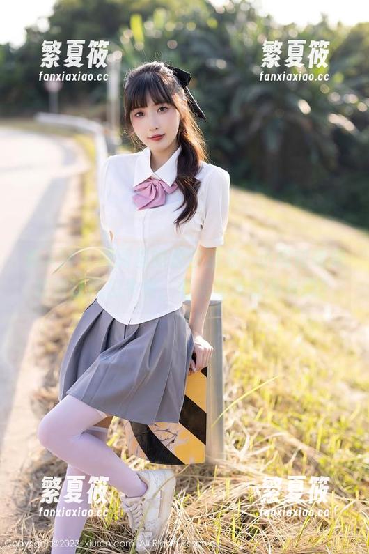 秀人网 - 原图里的镂空魅力，小肉肉咪果然没让我们失望，恶搞与美感并存吗？