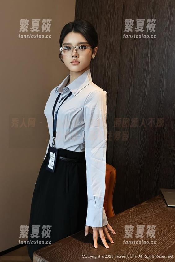秀人网 - 温心怡泳装特辑：原图撩人不撩，精选让人忍不住停留