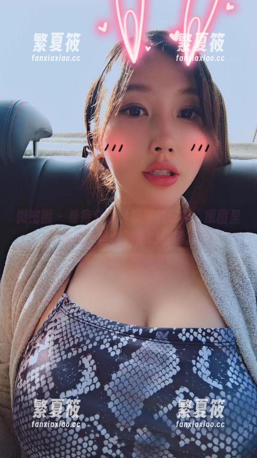 微密圈 - 看待紫色哒豚豚的眼神，原图里藏着一丝丝朦胧的情愫。