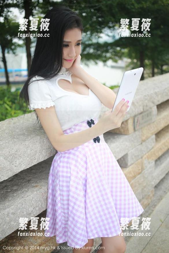 美媛馆 - 在八宝icey的私拍合集里，那个白色衣服真让我饶舌。