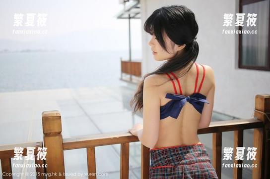 美媛馆 - 美图更新又来了，杨晓青儿在天台上的灵动一瞬，比那阳光还耀眼。