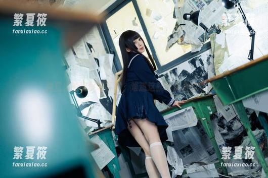 教室里的胡桃喵写真，难道这就是青春的模样？