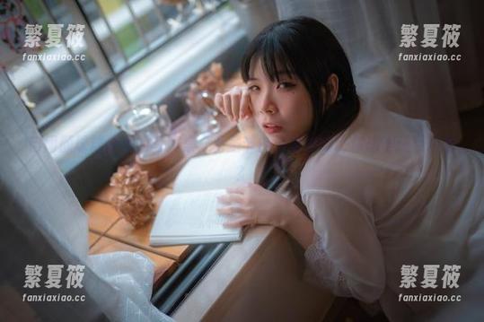 自闭颜球球分享的写真集，万圣节的海梦装扮比你想得还要冷酷？