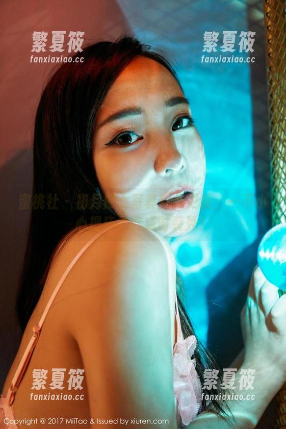 蜜桃社 - 初月修女写真新作更新：一不小心把庙会变成时装秀！