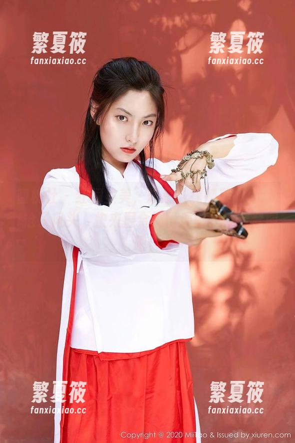 蜜桃社 - 红裙虽美，却总被缇娜美Tinami抢了风头，快来掘金那份原图和百变套图吧！