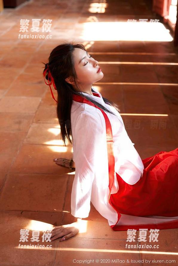 蜜桃社 - 终于拿到铃木兔女郎图包，瞬间想给它们取名！