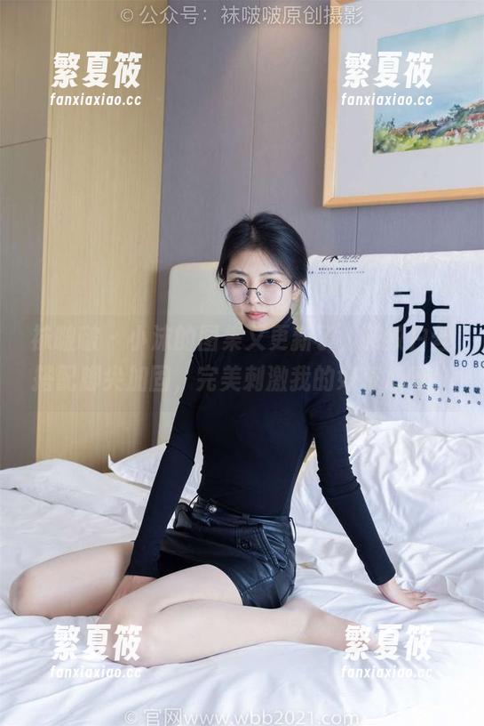 袜啵啵 - 小沫的图集又更新了，花纹白丝搭配脚尖加固，完美刺激我的好奇心呀！