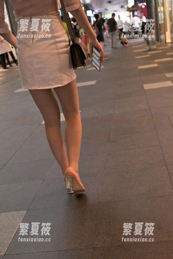 这组合让海鸥岛的街拍变得别致，速来观看“魔镜街拍”的美图与图包！