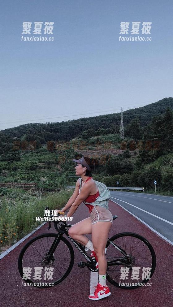 微密圈 - 鹿瑶的写真：长腿，谁来给我定制一个遥控器！